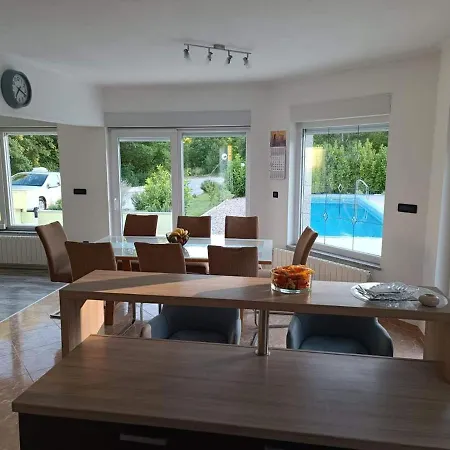 Villa Kuca Za Odmor -fourm